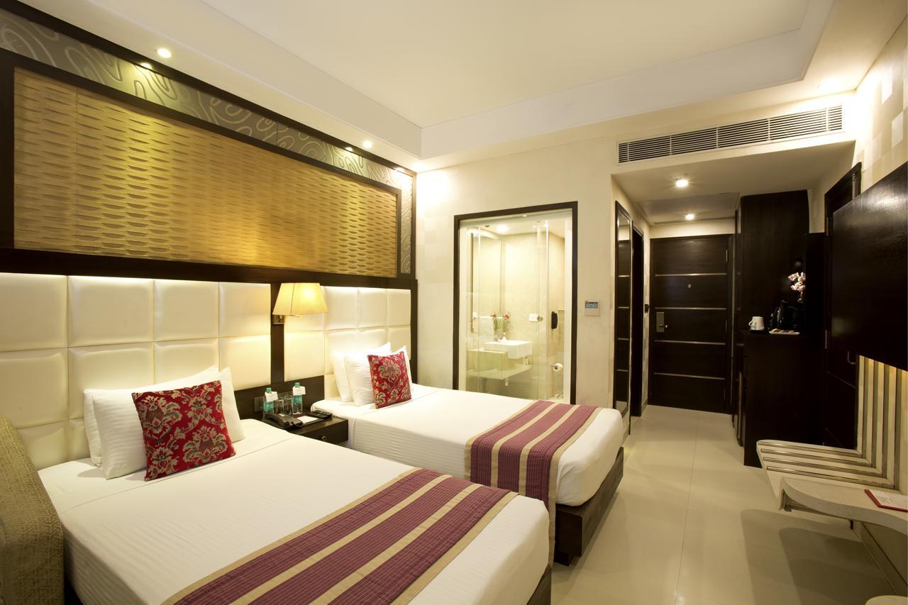ניו דלהי Inde Hotel Chattarpur מראה חיצוני תמונה