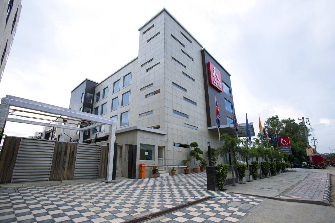 ניו דלהי Inde Hotel Chattarpur מראה חיצוני תמונה