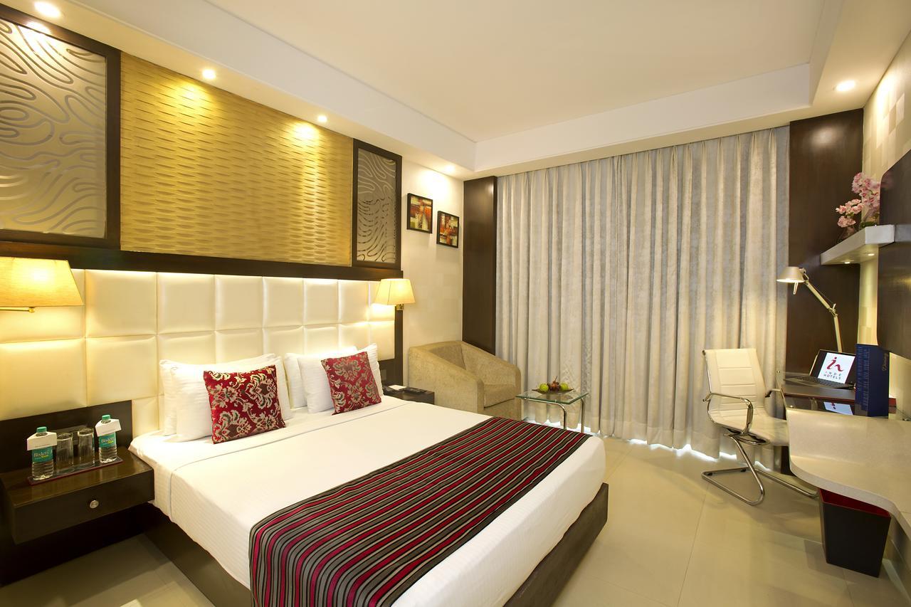 ניו דלהי Inde Hotel Chattarpur מראה חיצוני תמונה