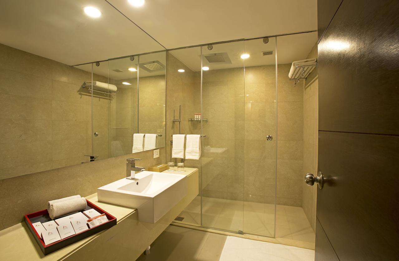 ניו דלהי Inde Hotel Chattarpur מראה חיצוני תמונה